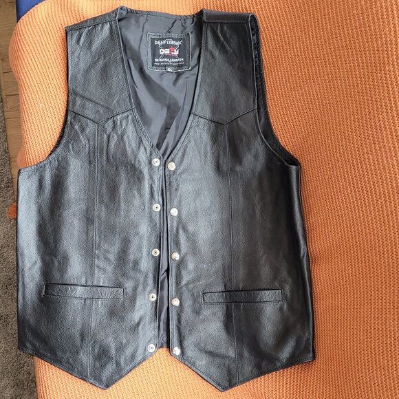 The DEFY Men's Black Genuine Leather Motorcycle Biker Vest - Picture 4 of 8